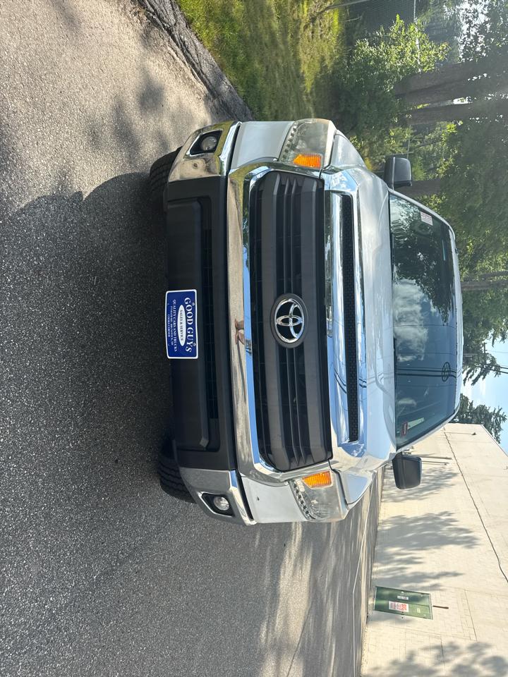Toyota Tundra SR5 4.6L V8 Double Cab 2WD 2014