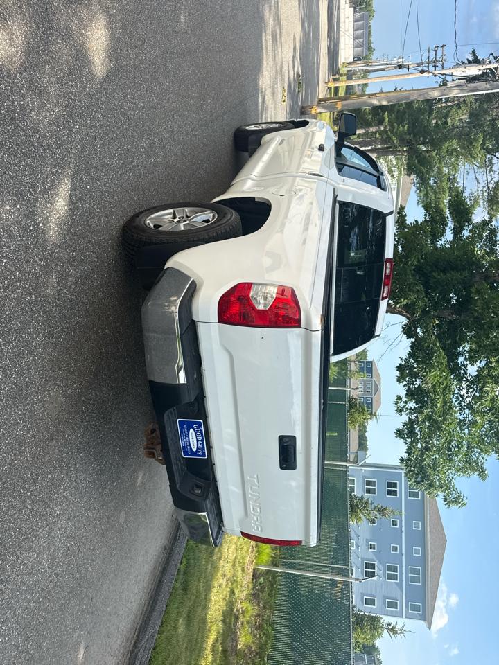 Toyota Tundra SR5 4.6L V8 Double Cab 2WD 2014