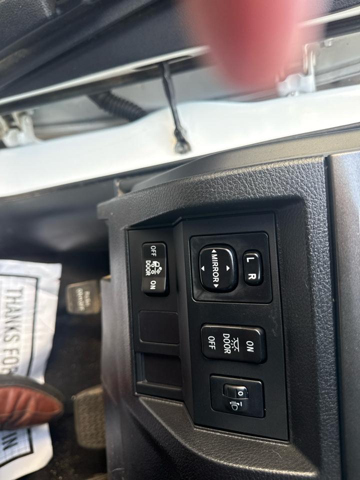 Toyota Tundra SR5 4.6L V8 Double Cab 2WD 2014