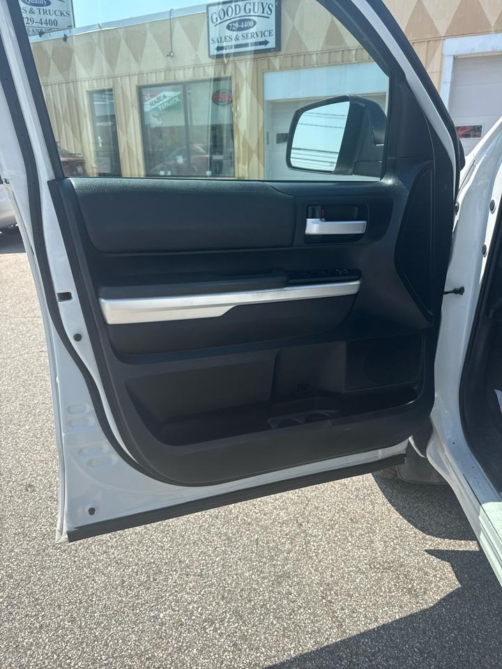Toyota Tundra SR5 4.6L V8 Double Cab 2WD 2014
