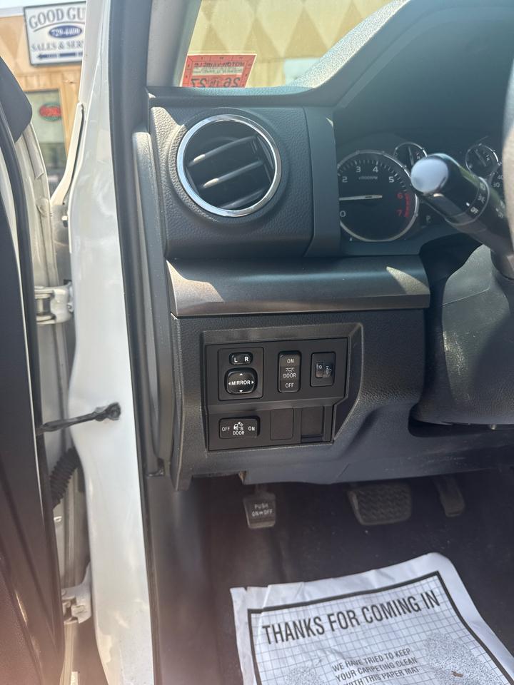 Toyota Tundra SR5 4.6L V8 Double Cab 2WD 2014