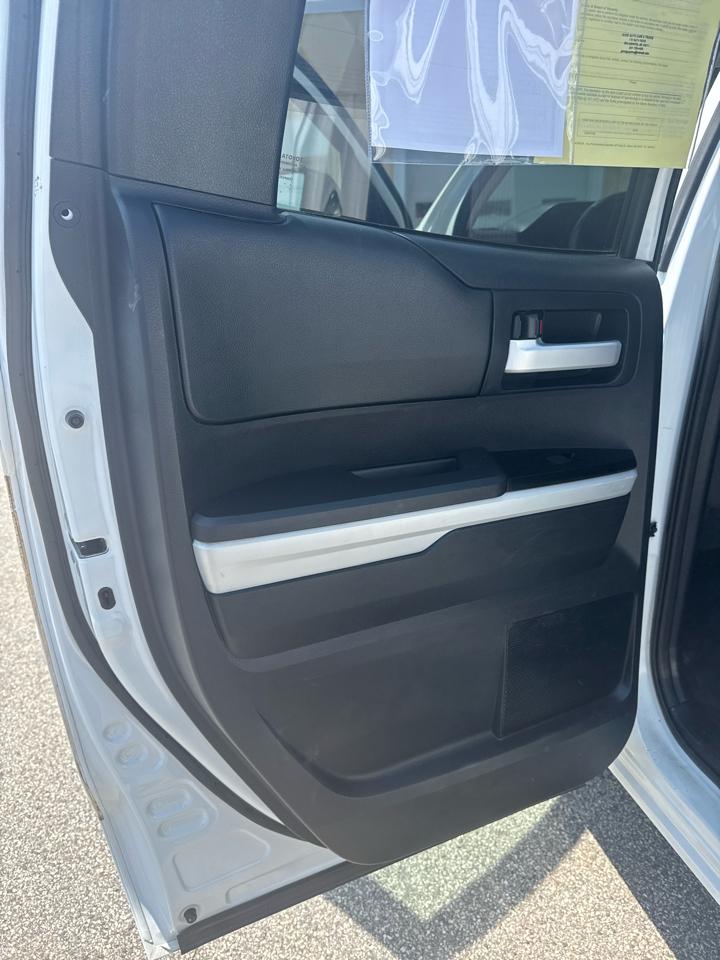 Toyota Tundra SR5 4.6L V8 Double Cab 2WD 2014