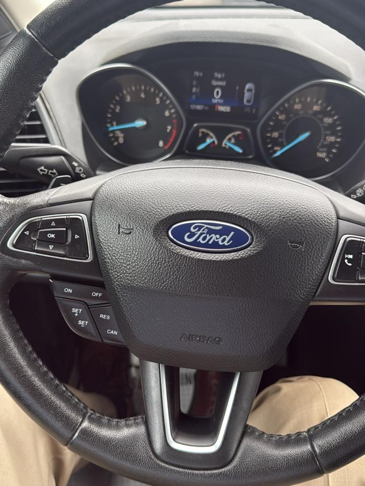 Ford Escape Titanium 4WD 2017
