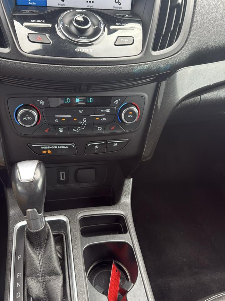 Ford Escape Titanium 4WD 2017