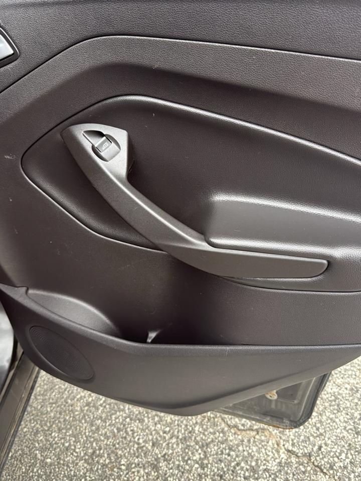 Ford Escape Titanium 4WD 2017
