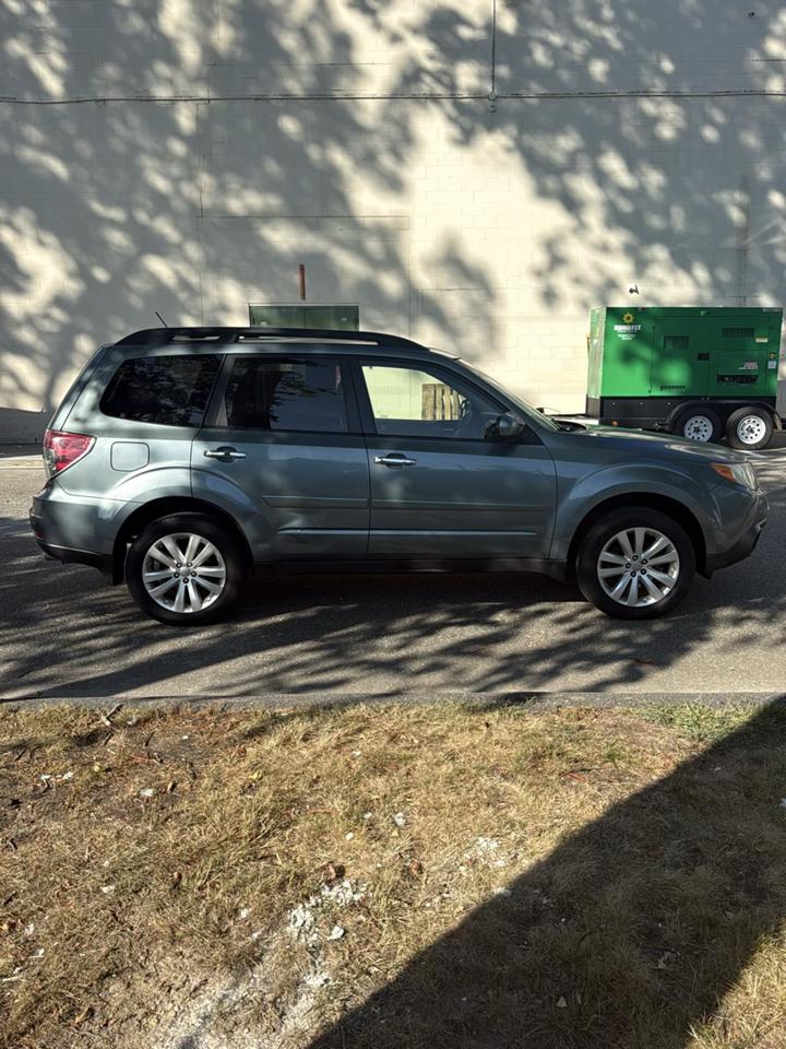 Subaru Forester 2.5X Limited 2012