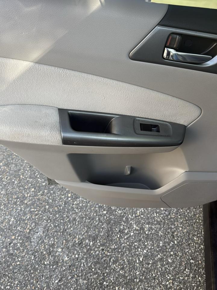 Subaru Forester 2.5X Limited 2012