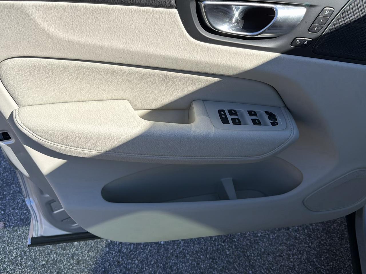 Volvo XC60 T6 Momentum AWD 2019