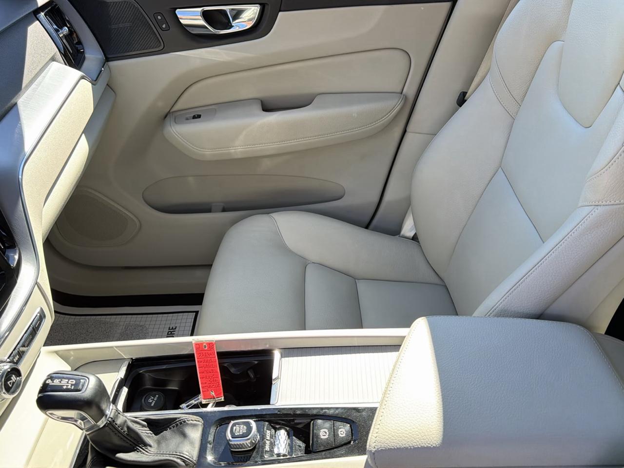 Volvo XC60 T6 Momentum AWD 2019