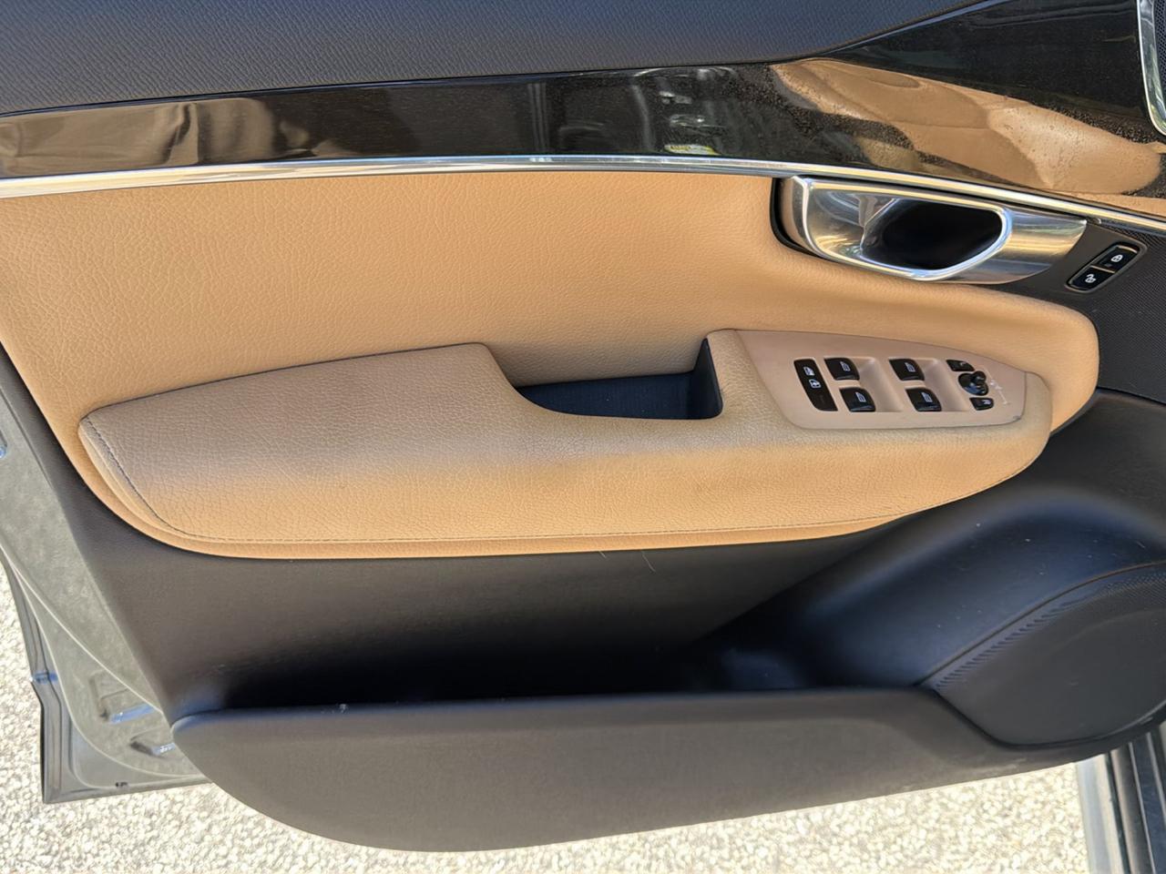 Volvo XC90 T6 Momentum AWD 2018