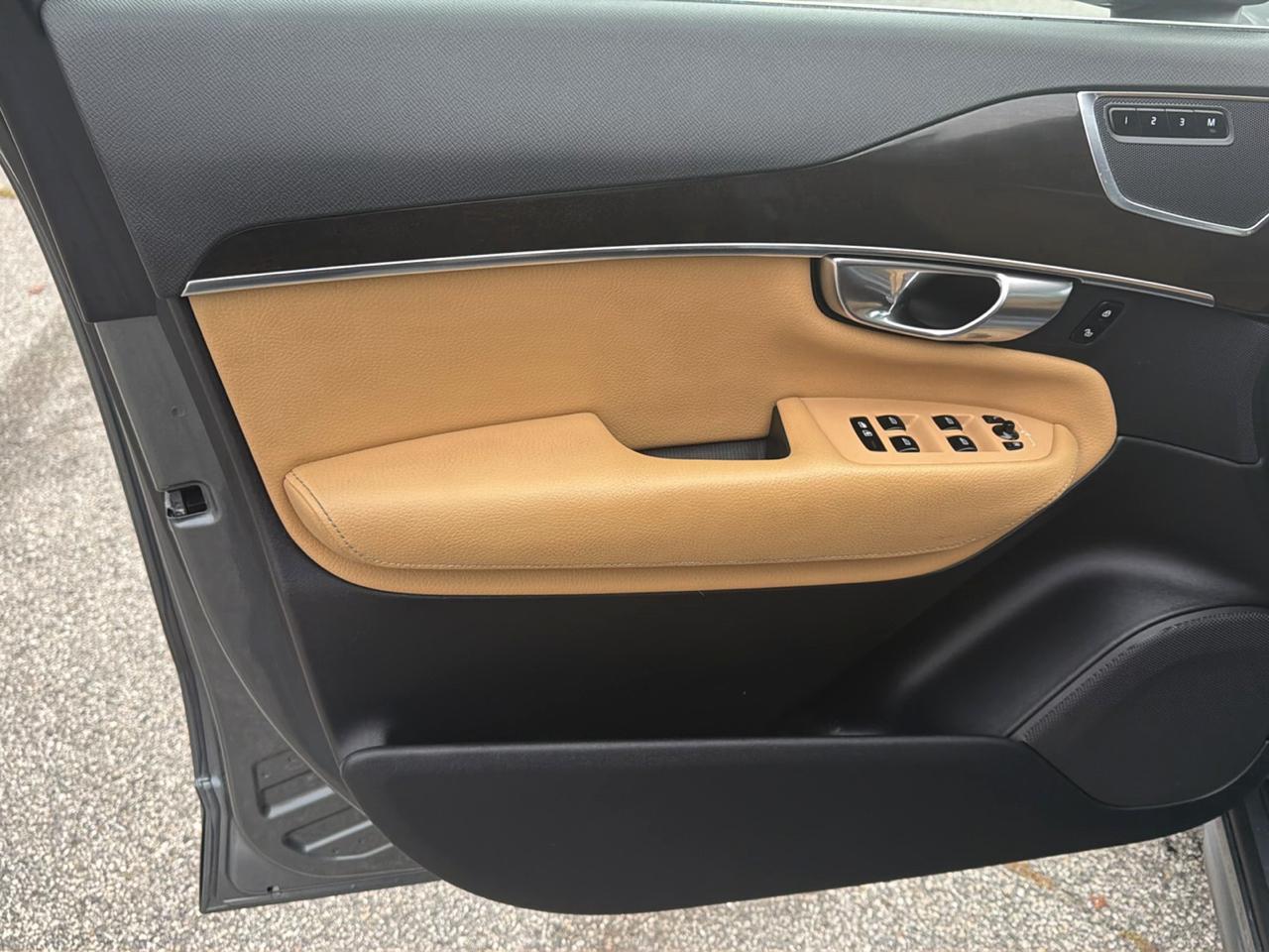 Volvo XC90 T6 Momentum AWD 2018