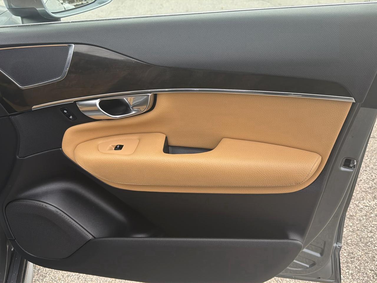 Volvo XC90 T6 Momentum AWD 2018