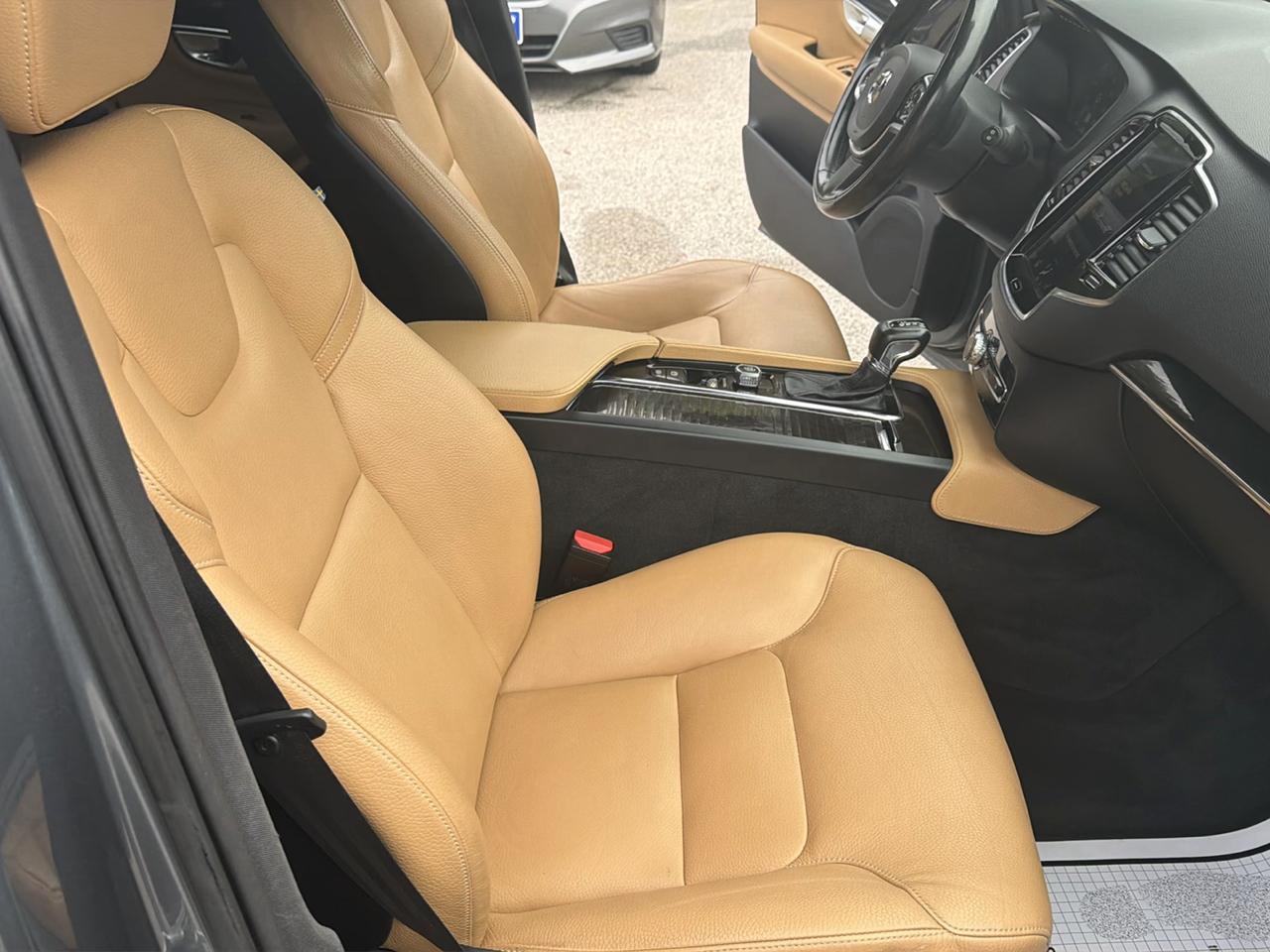 Volvo XC90 T6 Momentum AWD 2018