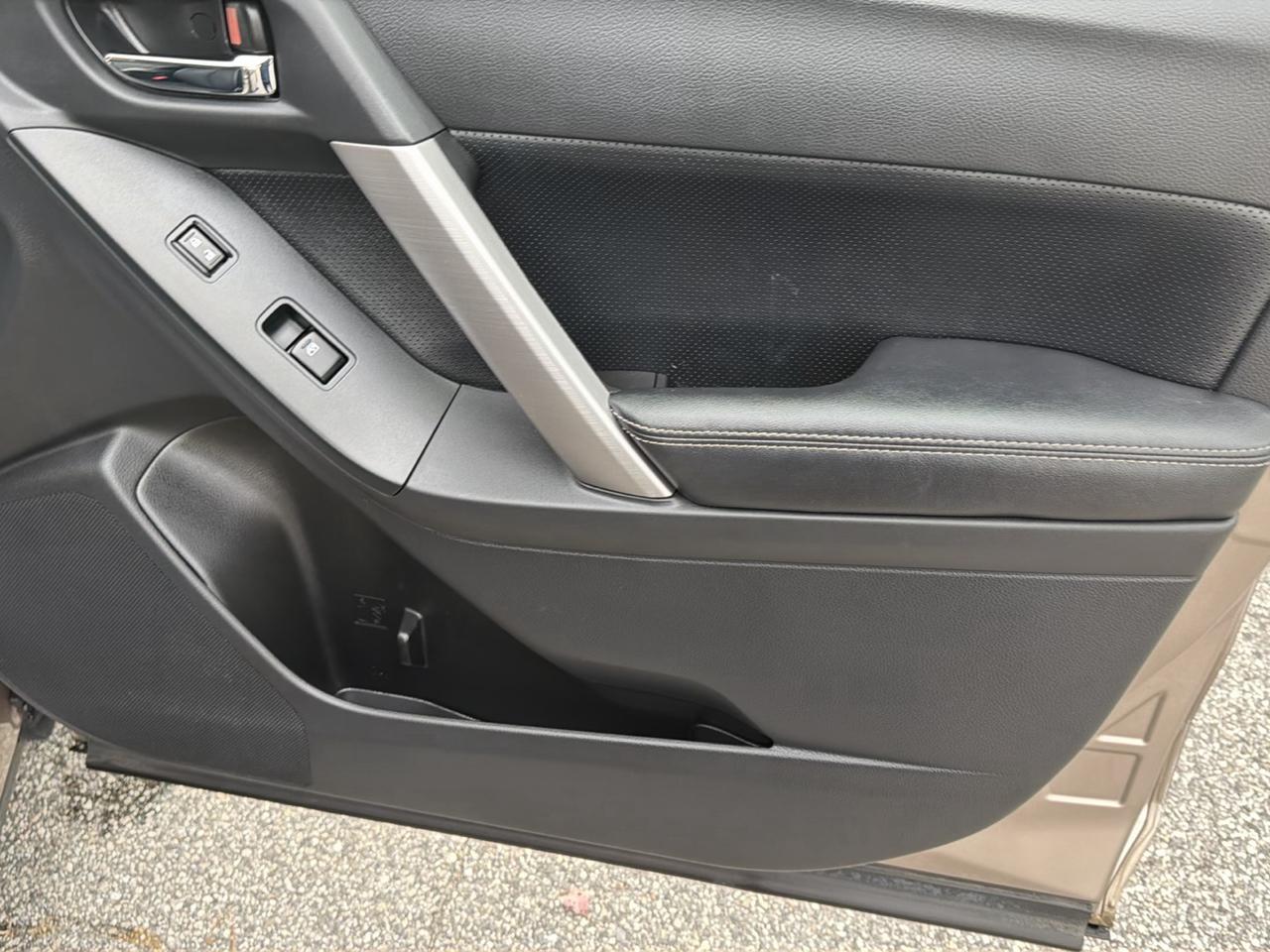 Subaru Forester 2.5i Limited 2014