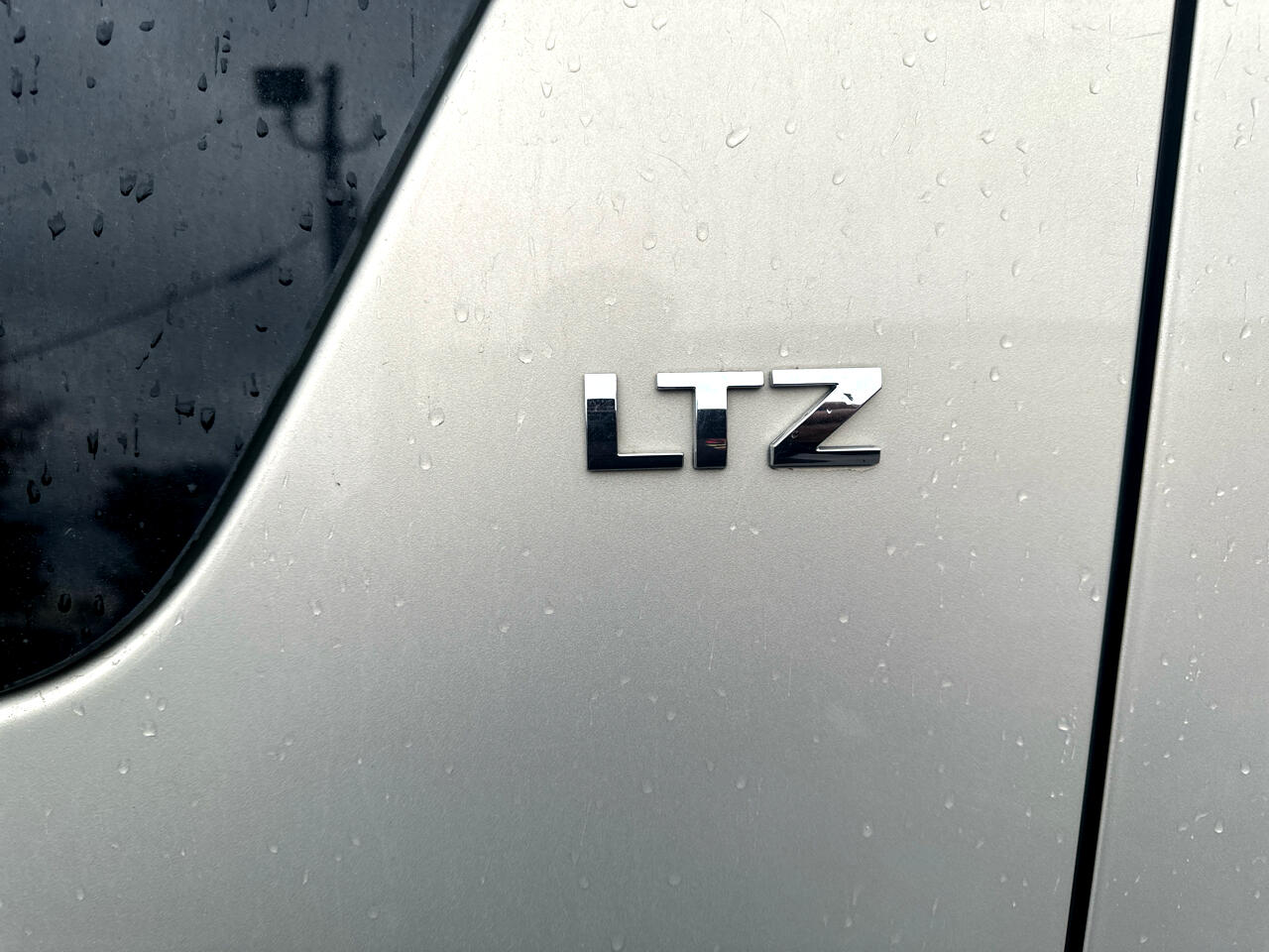 Chevrolet Suburban LTZ 1500 2WD 2012