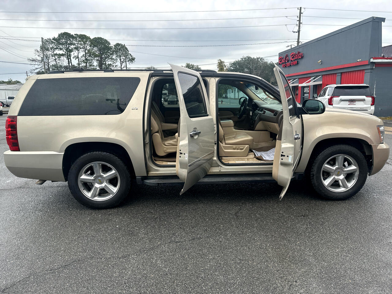 Chevrolet Suburban LTZ 1500 2WD 2012