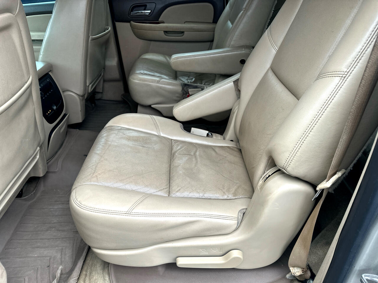 Chevrolet Suburban LTZ 1500 2WD 2012