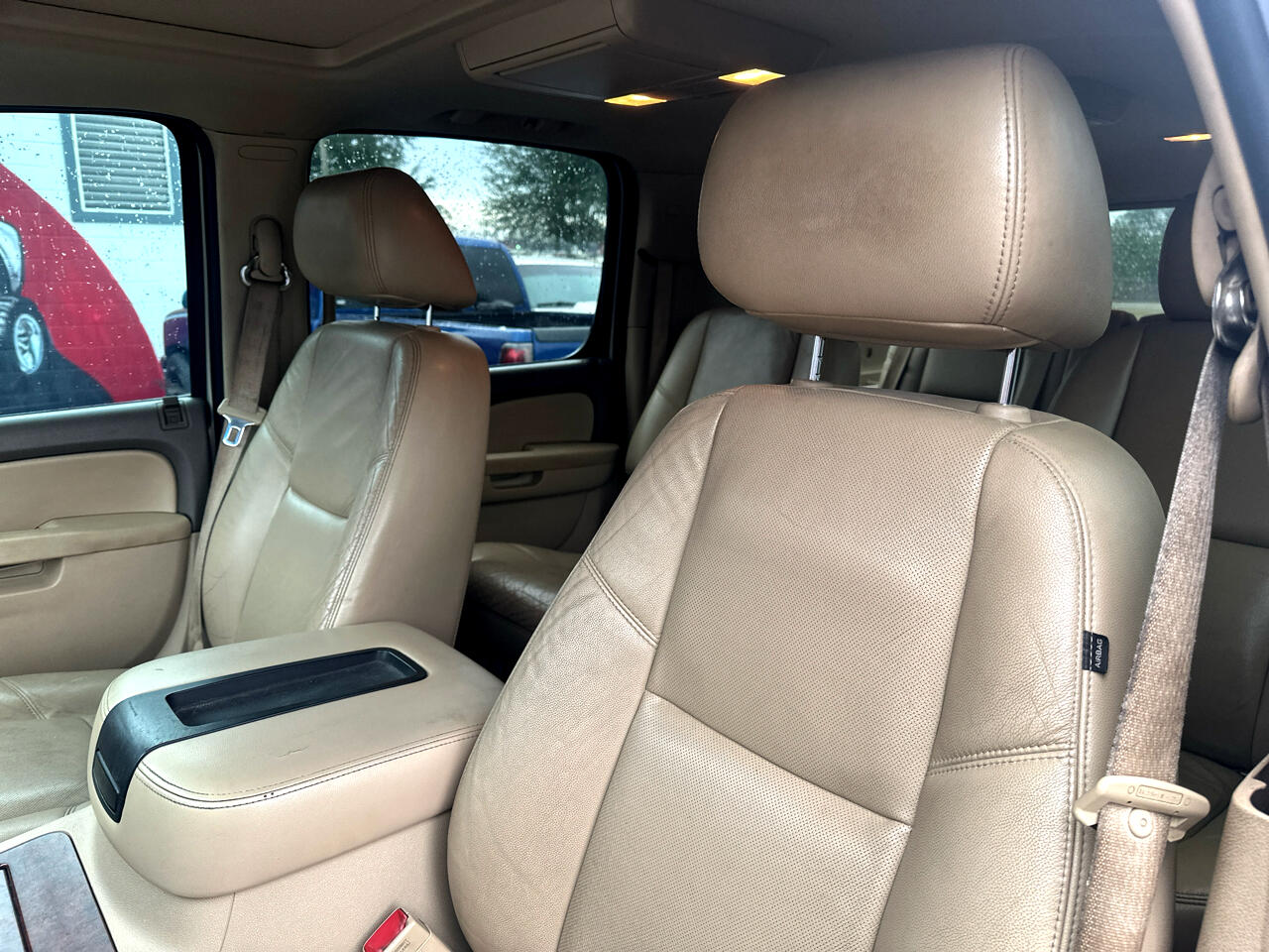 Chevrolet Suburban LTZ 1500 2WD 2012