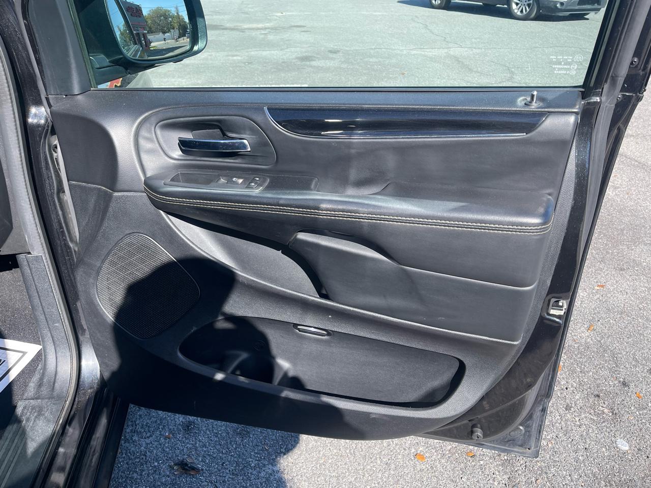 Dodge Grand Caravan SE 2016