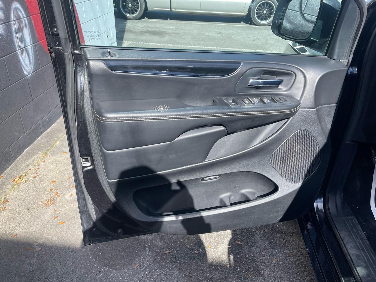 Dodge Grand Caravan SE 2016