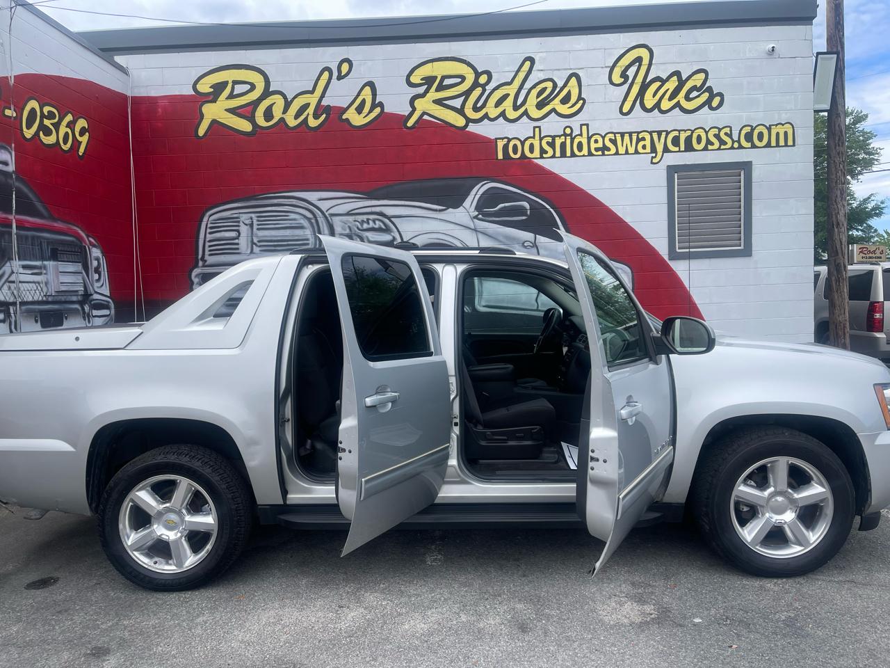 Chevrolet Avalanche LS 2WD 2011