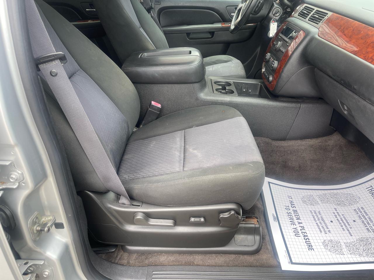 Chevrolet Avalanche LS 2WD 2011