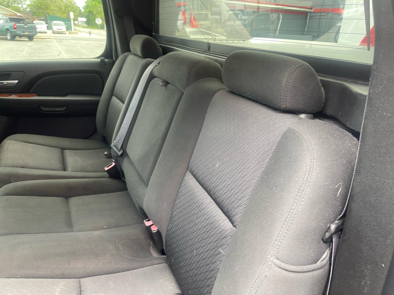 Chevrolet Avalanche LS 2WD 2011