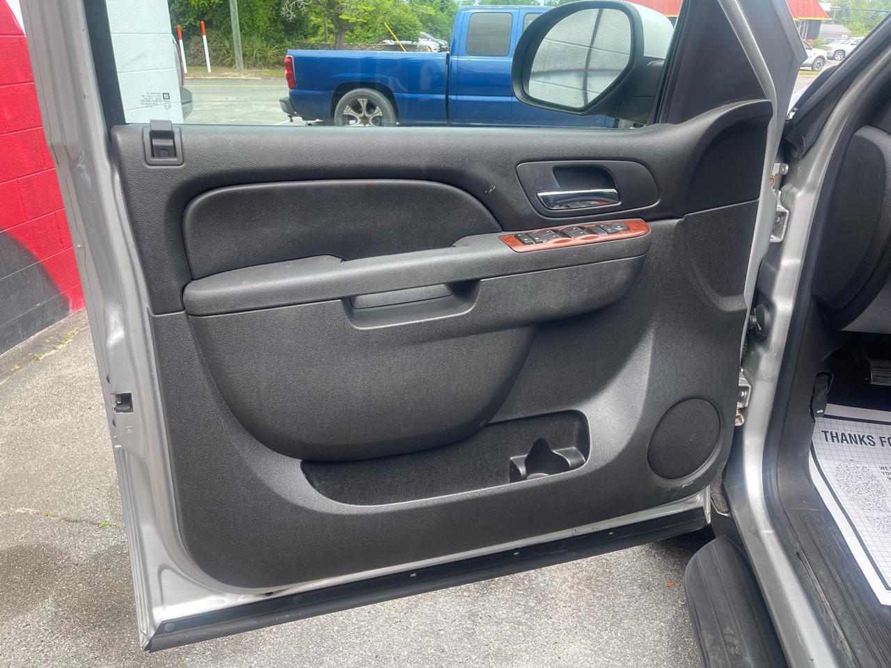 Chevrolet Avalanche LS 2WD 2011