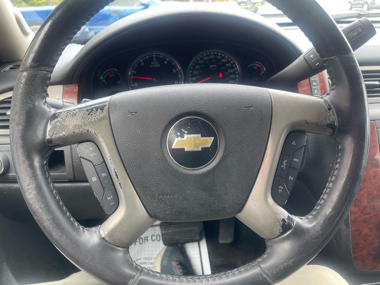 Chevrolet Avalanche LS 2WD 2011