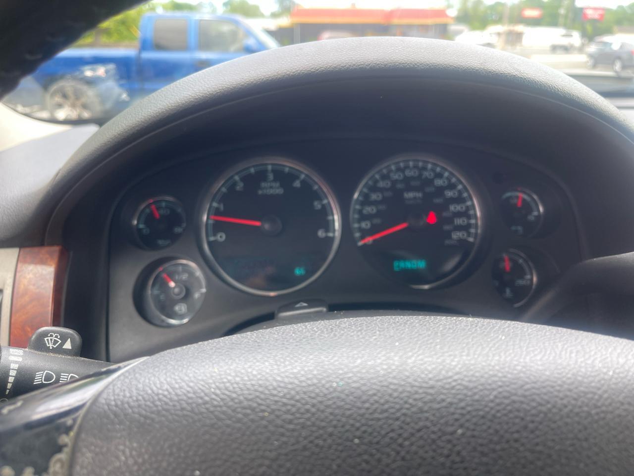 Chevrolet Avalanche LS 2WD 2011