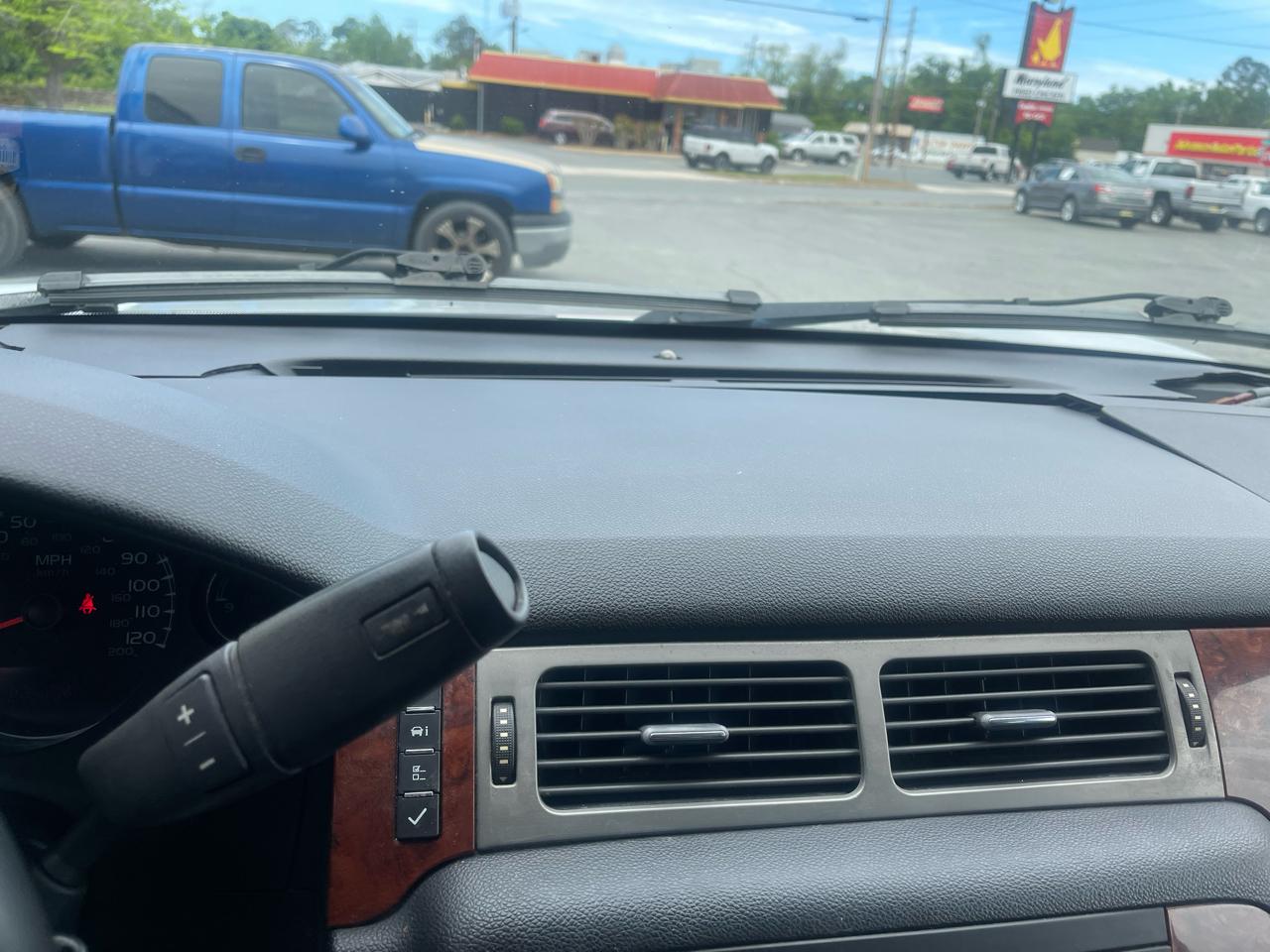 Chevrolet Avalanche LS 2WD 2011