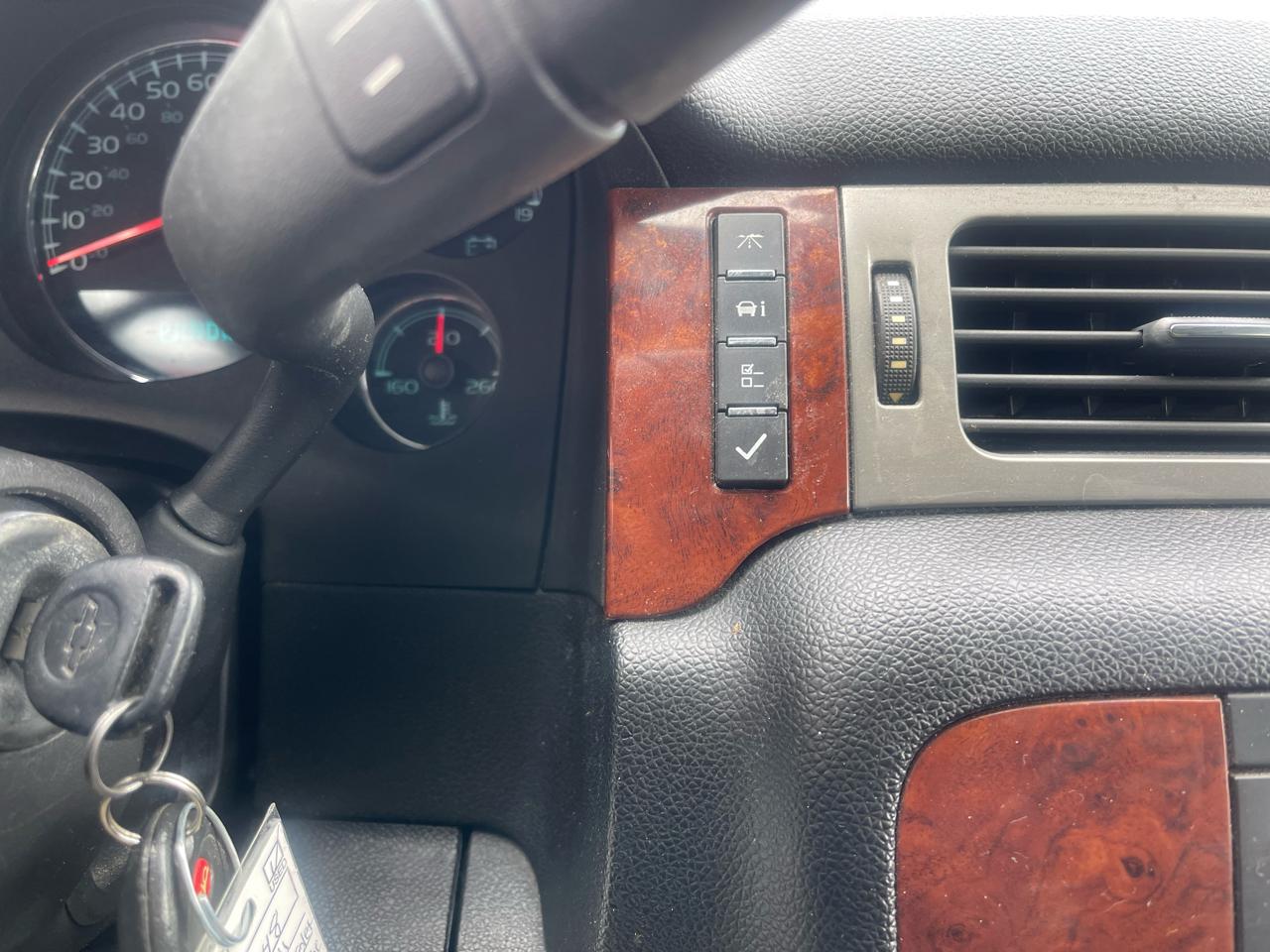 Chevrolet Avalanche LS 2WD 2011