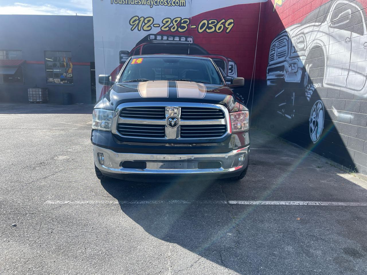 RAM 1500 SLT Crew Cab LWB 4WD 2014
