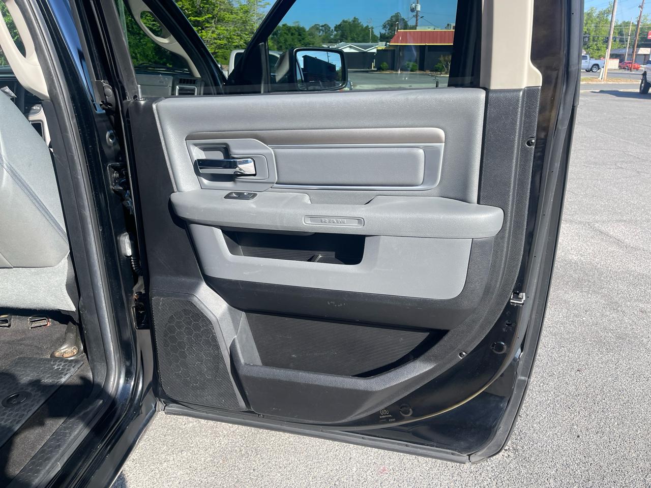 RAM 1500 SLT Crew Cab LWB 4WD 2014