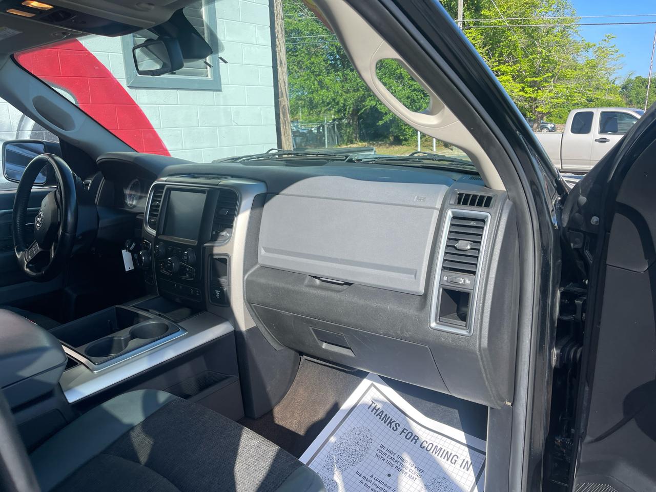 RAM 1500 SLT Crew Cab LWB 4WD 2014