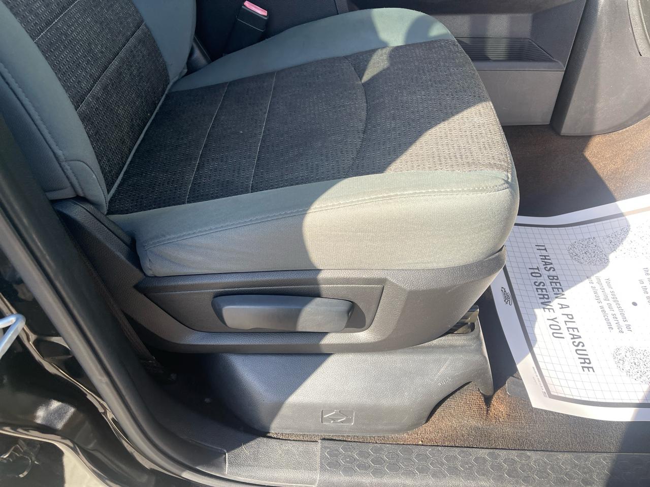 RAM 1500 SLT Crew Cab LWB 4WD 2014