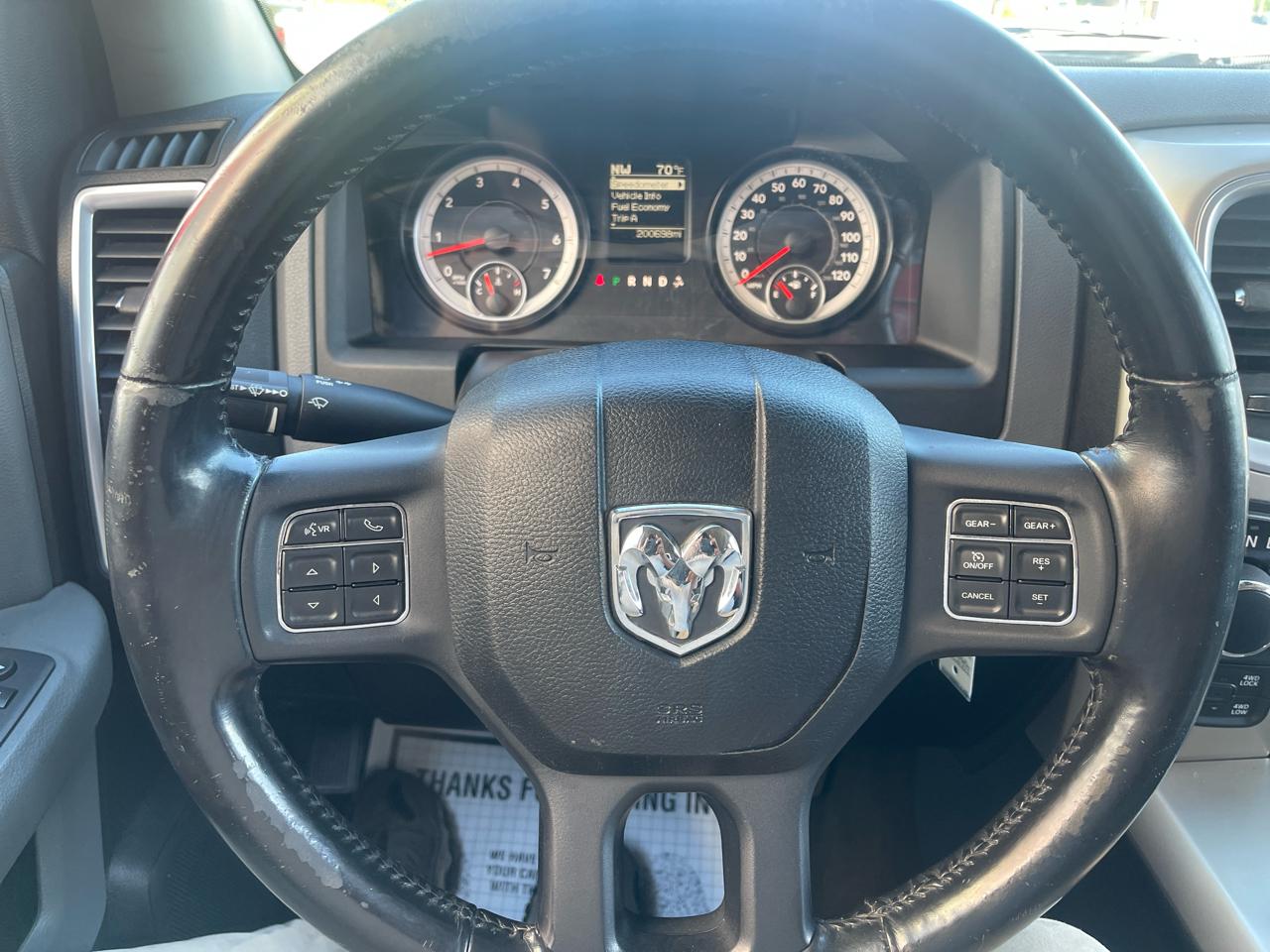 RAM 1500 SLT Crew Cab LWB 4WD 2014