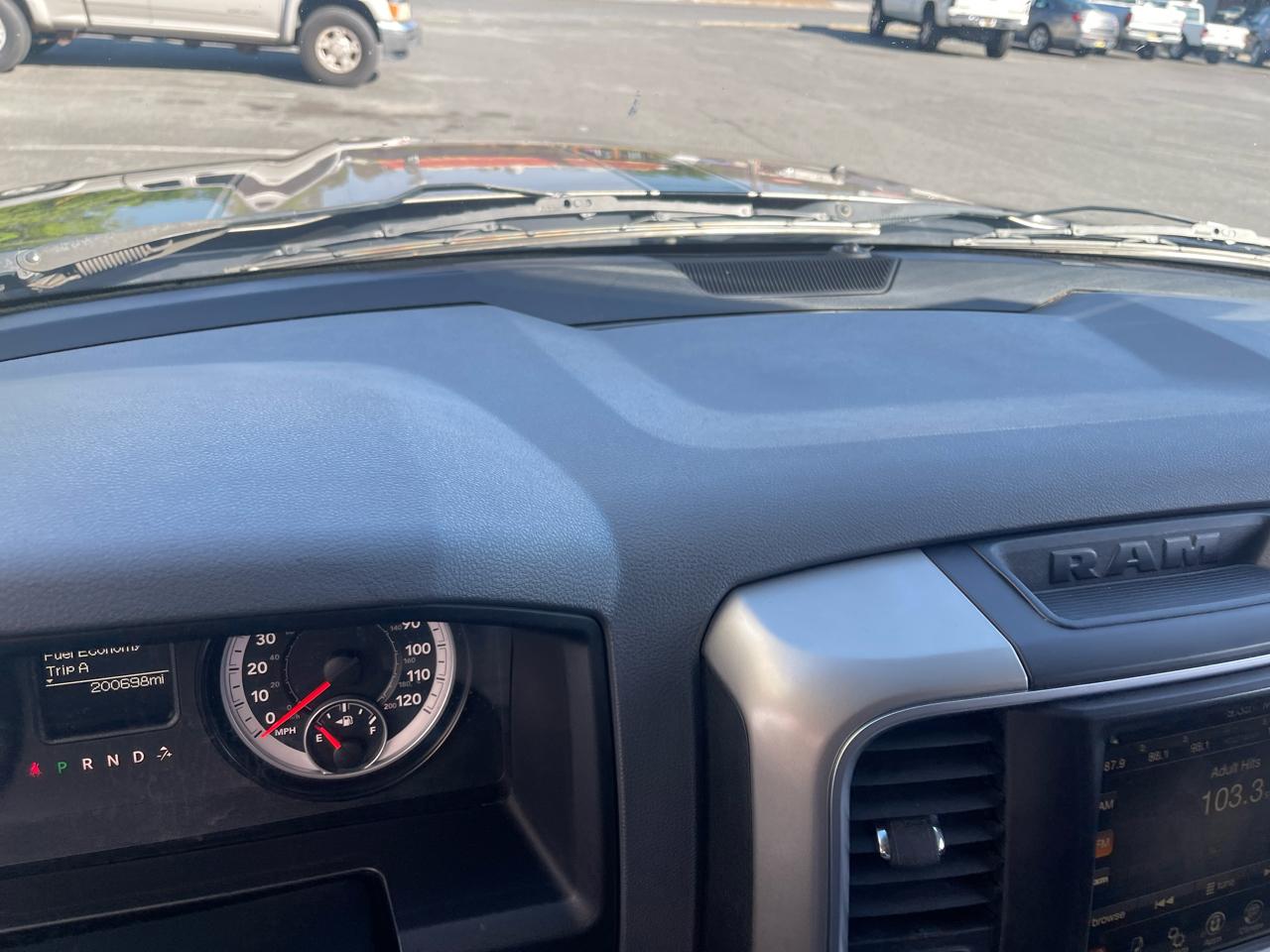 RAM 1500 SLT Crew Cab LWB 4WD 2014