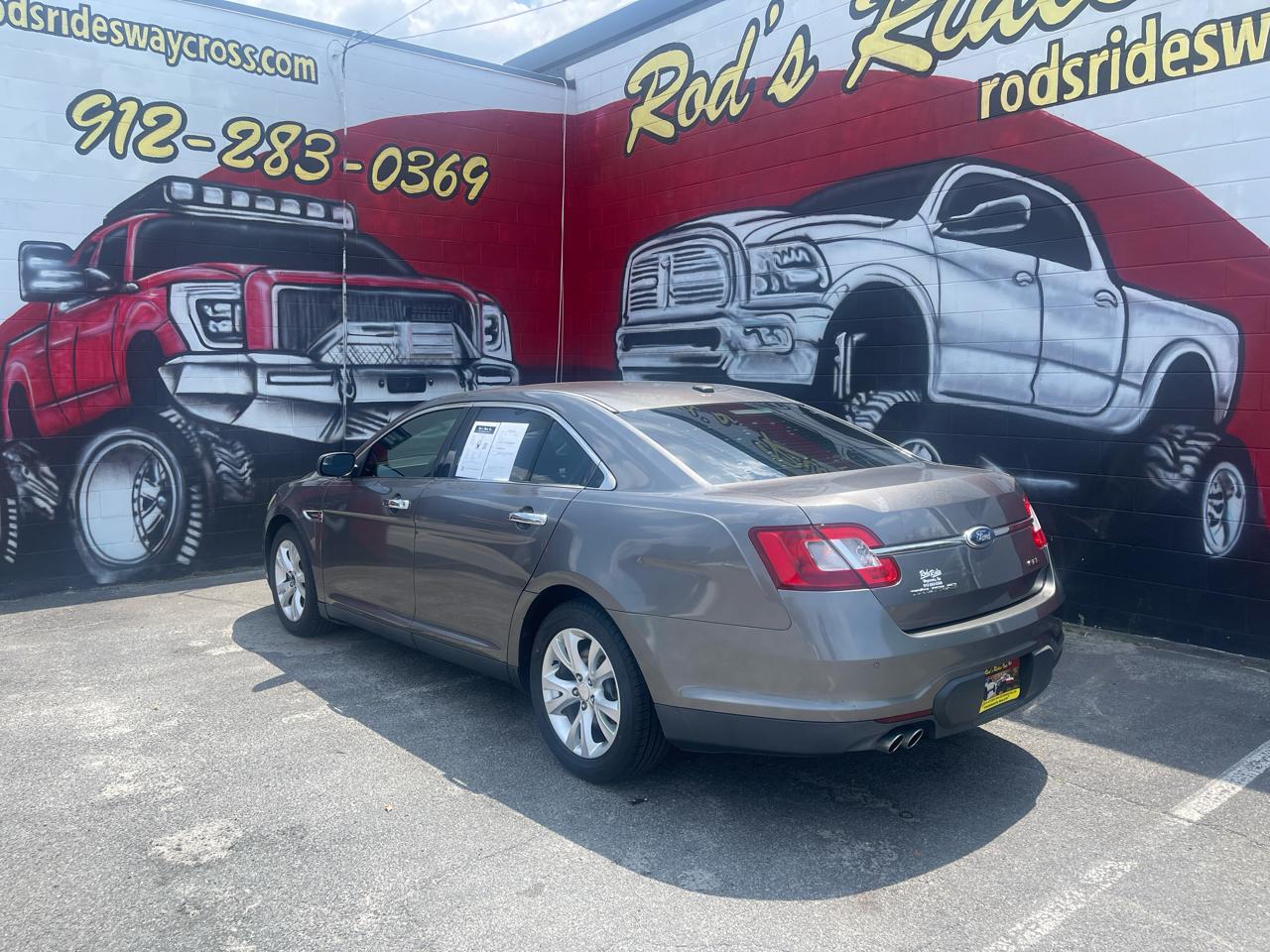 Ford Taurus SEL FWD 2012