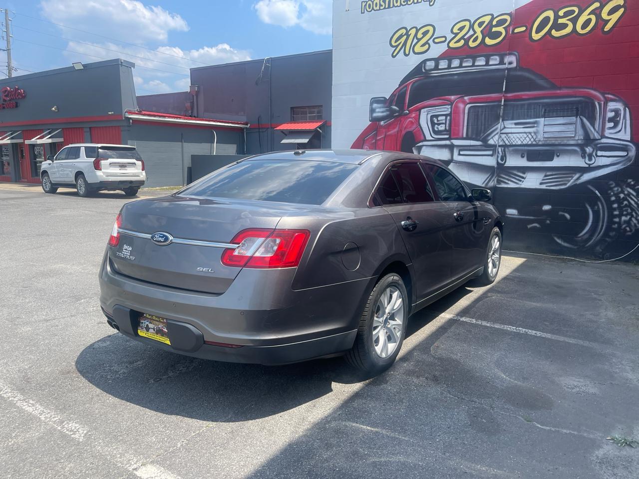 Ford Taurus SEL FWD 2012