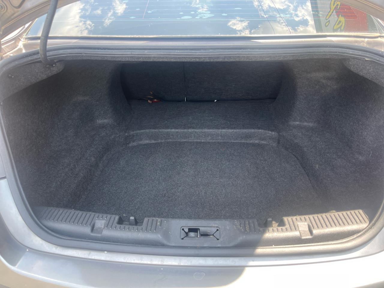 Ford Taurus SEL FWD 2012