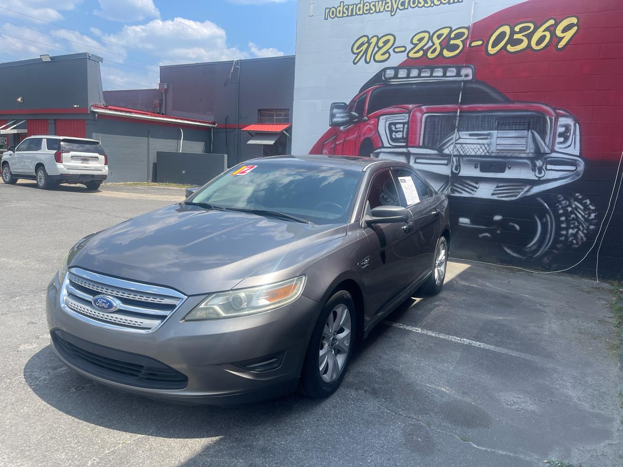 Ford Taurus SEL FWD 2012