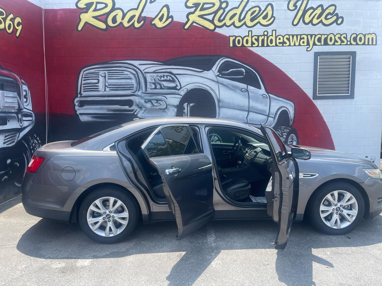 Ford Taurus SEL FWD 2012