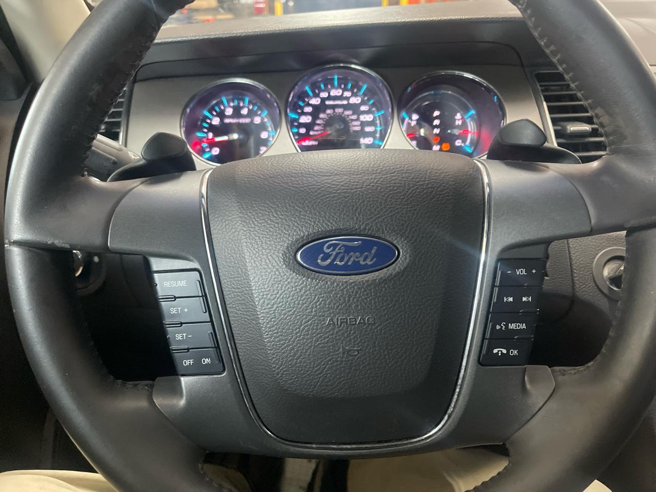 Ford Taurus SEL FWD 2012