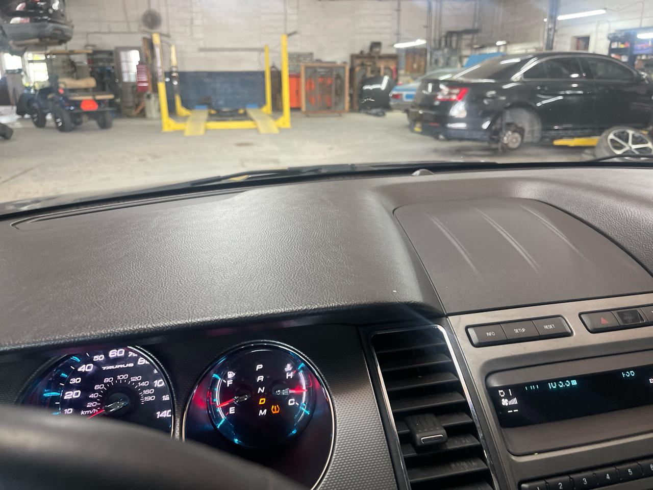 Ford Taurus SEL FWD 2012