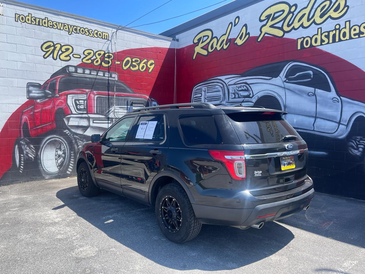 Ford Explorer Base FWD 2013