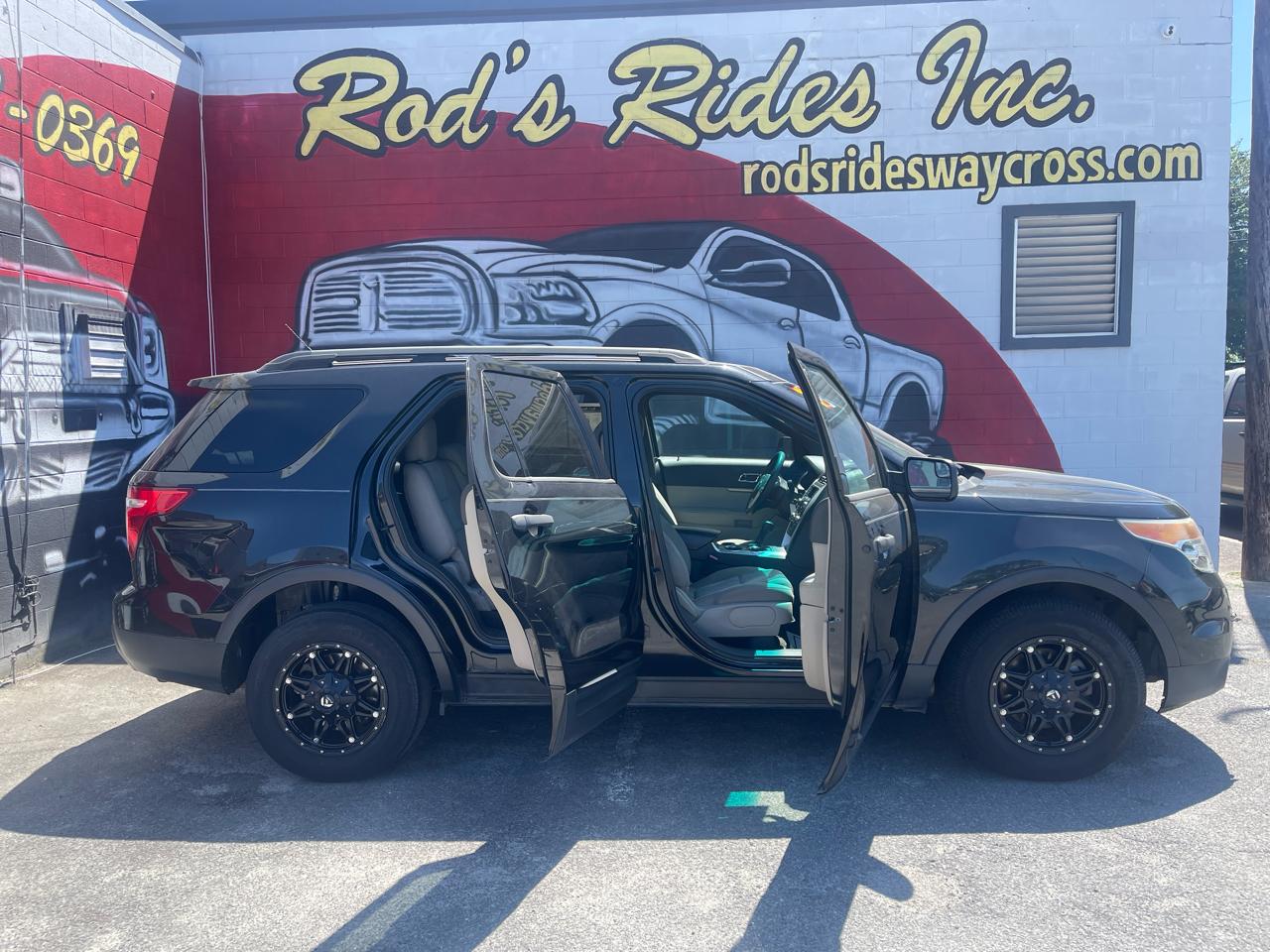 Ford Explorer Base FWD 2013