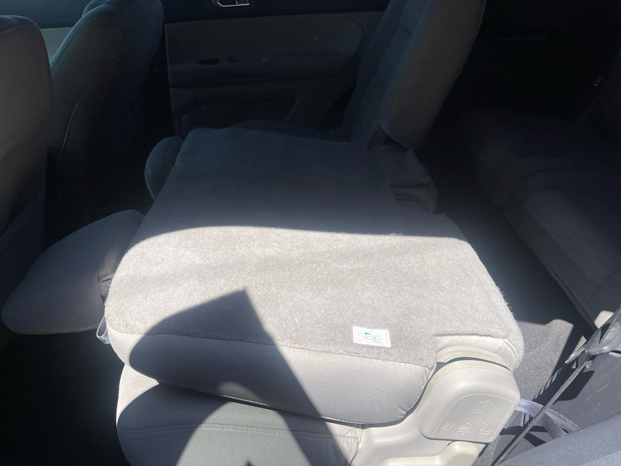 Ford Explorer Base FWD 2013