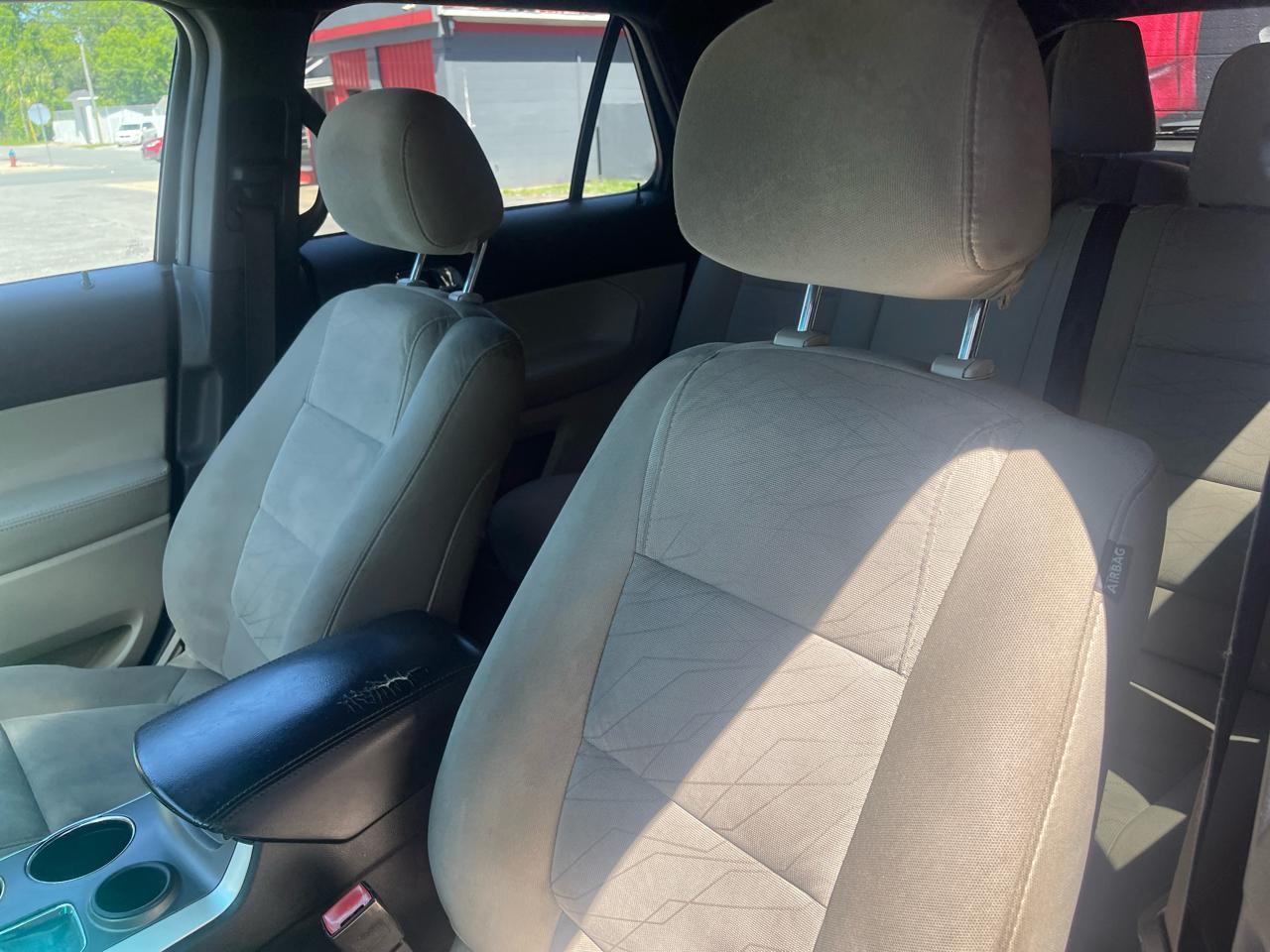 Ford Explorer Base FWD 2013