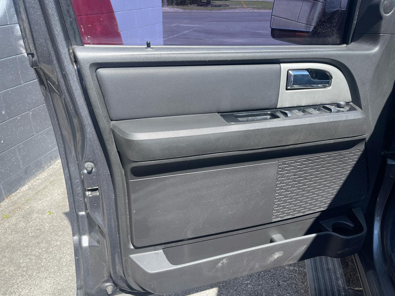 Ford Expedition Limited 2WD 2011